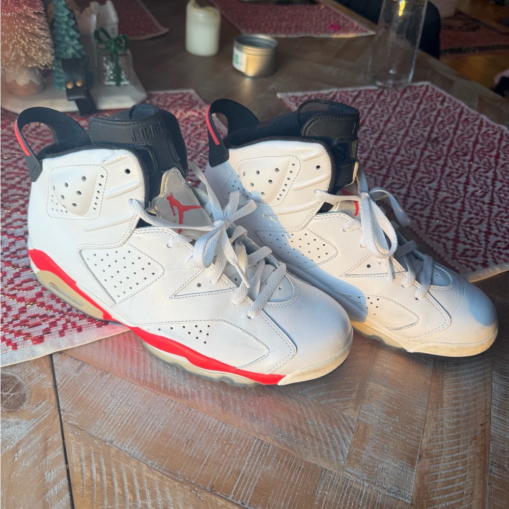 Jordan Athletic Shoes White and Red